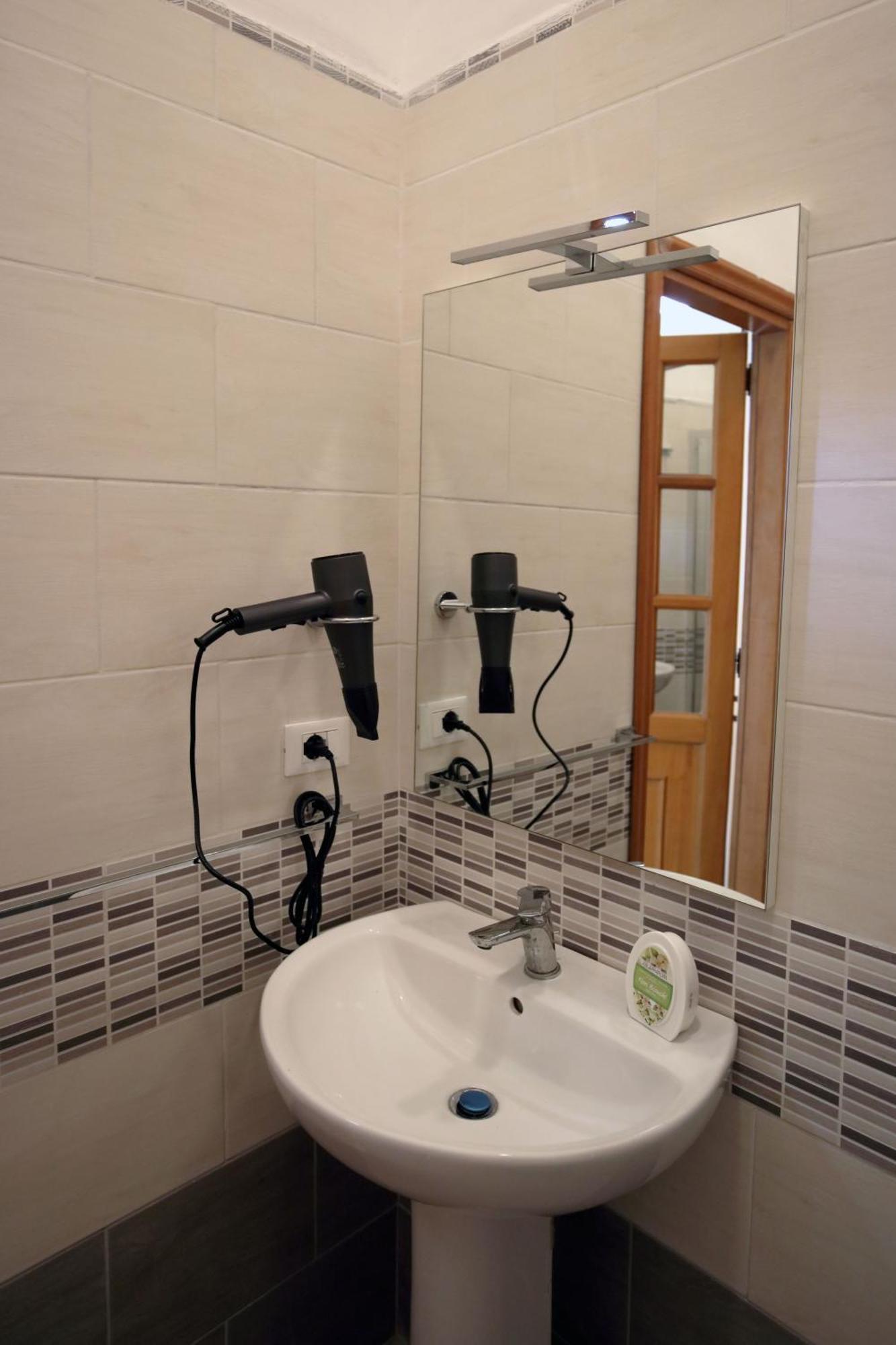 Hotel Della Piazza Pizzo  Bagian luar foto