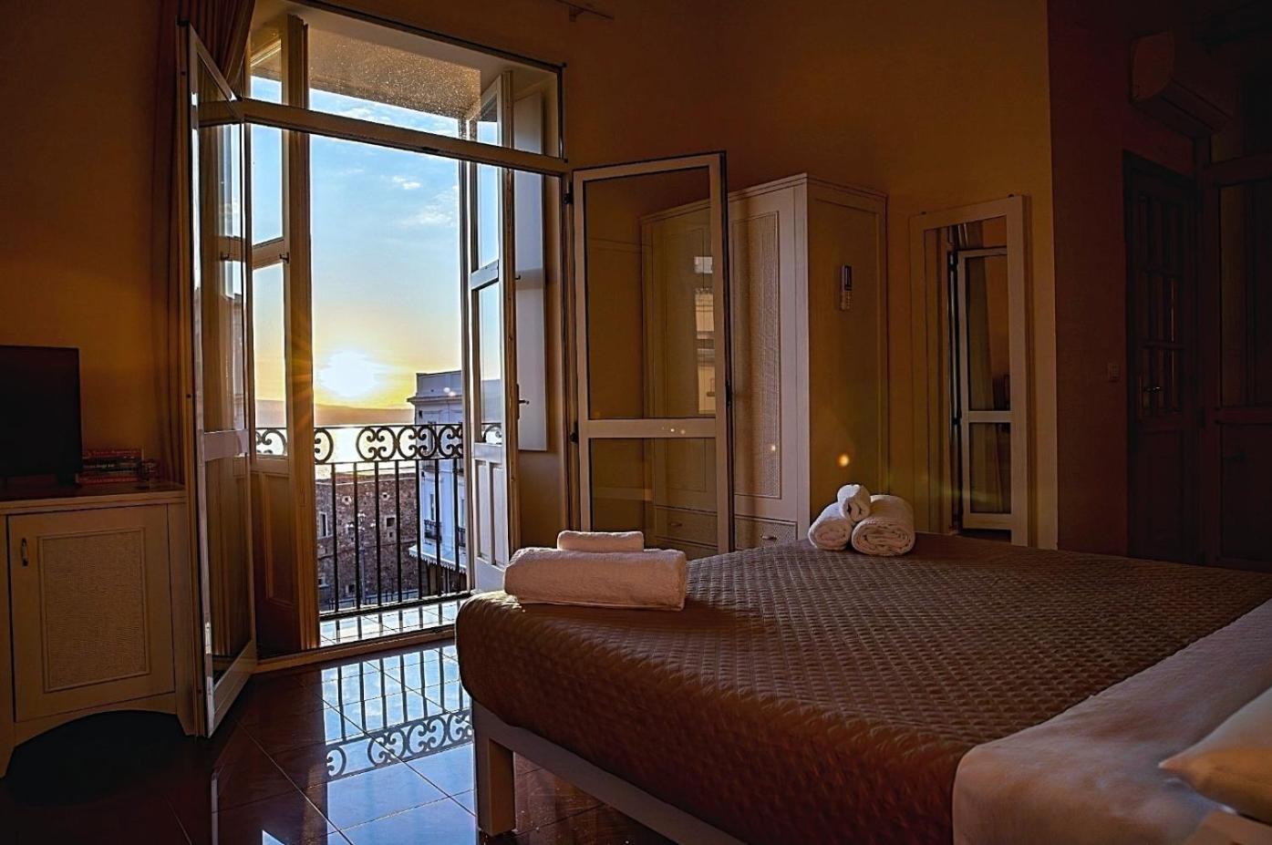 Hotel Della Piazza Pizzo  Bagian luar foto