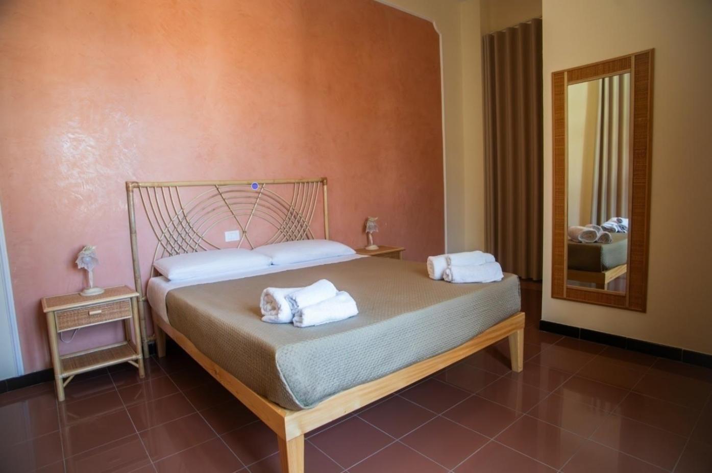 Hotel Della Piazza Pizzo  Bagian luar foto