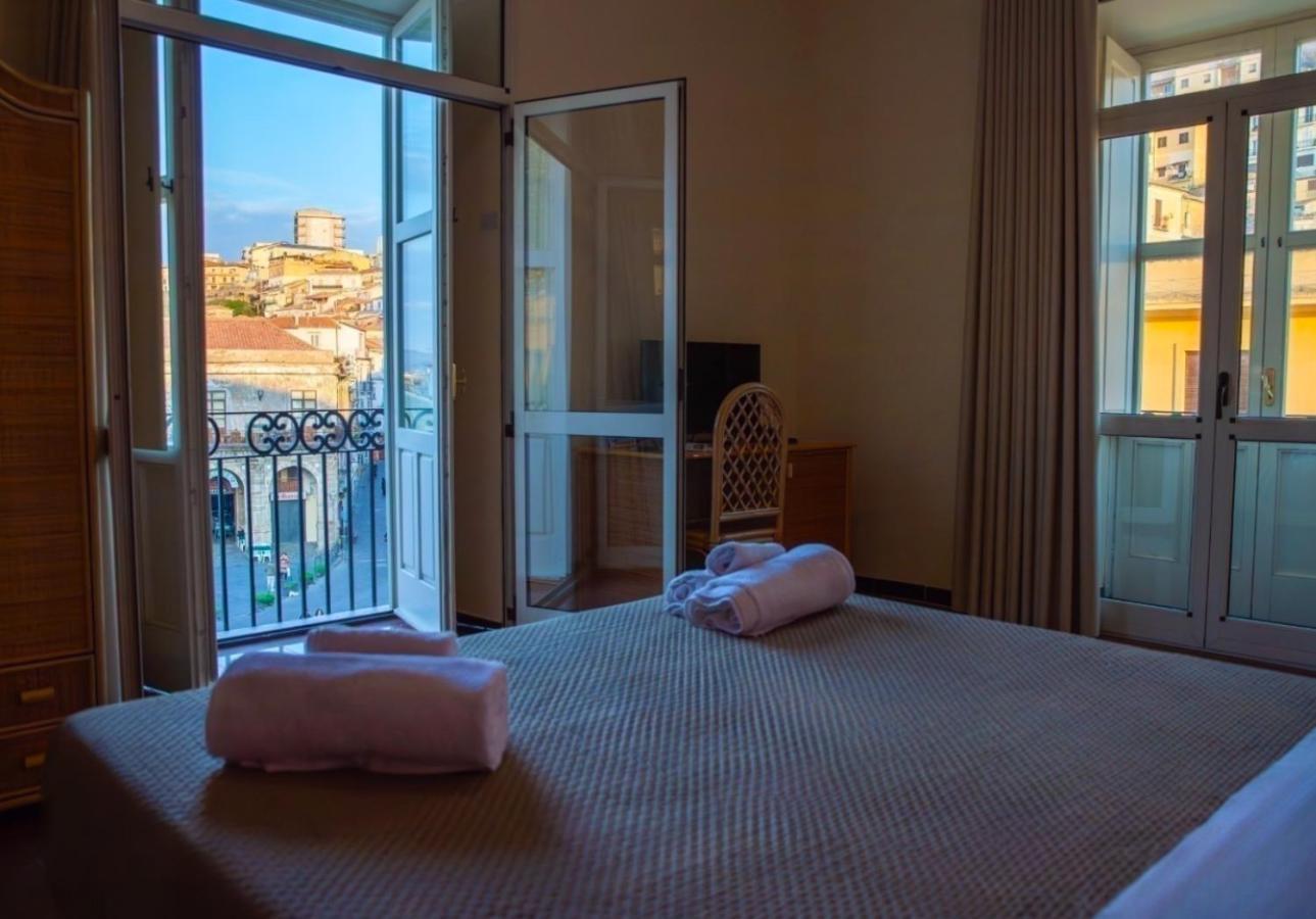 Hotel Della Piazza Pizzo  Bagian luar foto